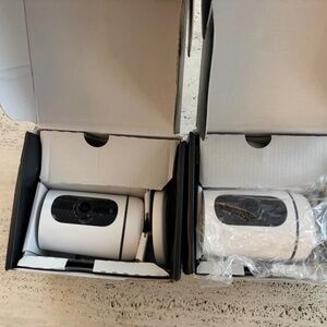 Vivint 2 Indoor cameras